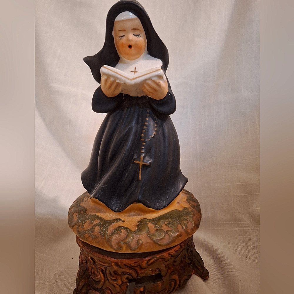 Vintage "Singing Nun" Music Box